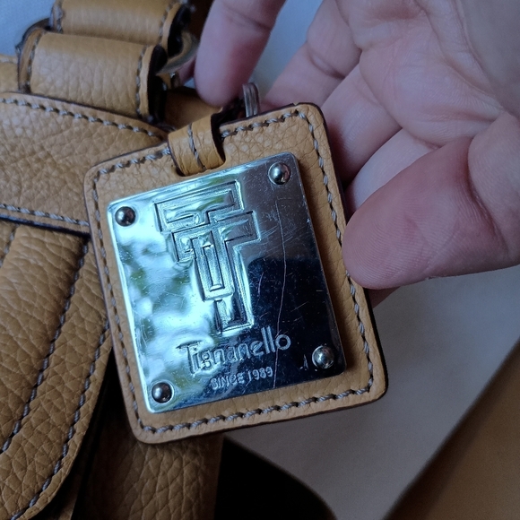 Tignanello Pebble 100% Leather Shoulder Hobo Bag/Purse Yellow - Picture 2 of 6